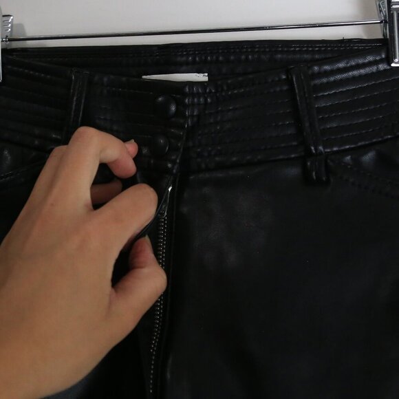 Aritzia Wilfred Funk Pants Black High Rise Gloss Vegan Leather Size 00 - Picture 3 of 9
